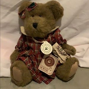 Boyd’s bear. Retired. Collectible